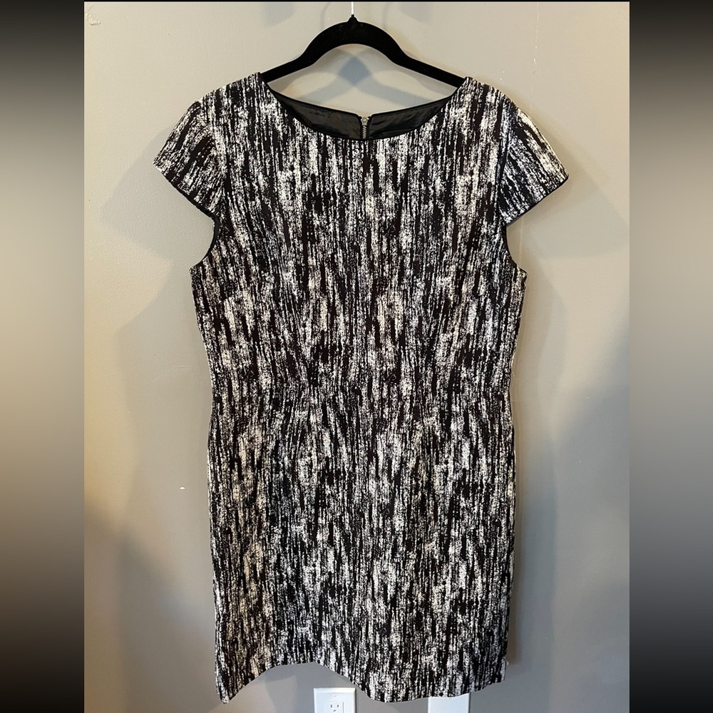 Size 14 Tahari dress
